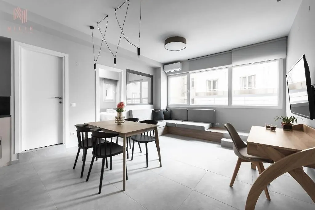 Big Apple Studios And Apartments, Nilie Hospitality Mgmt contacts